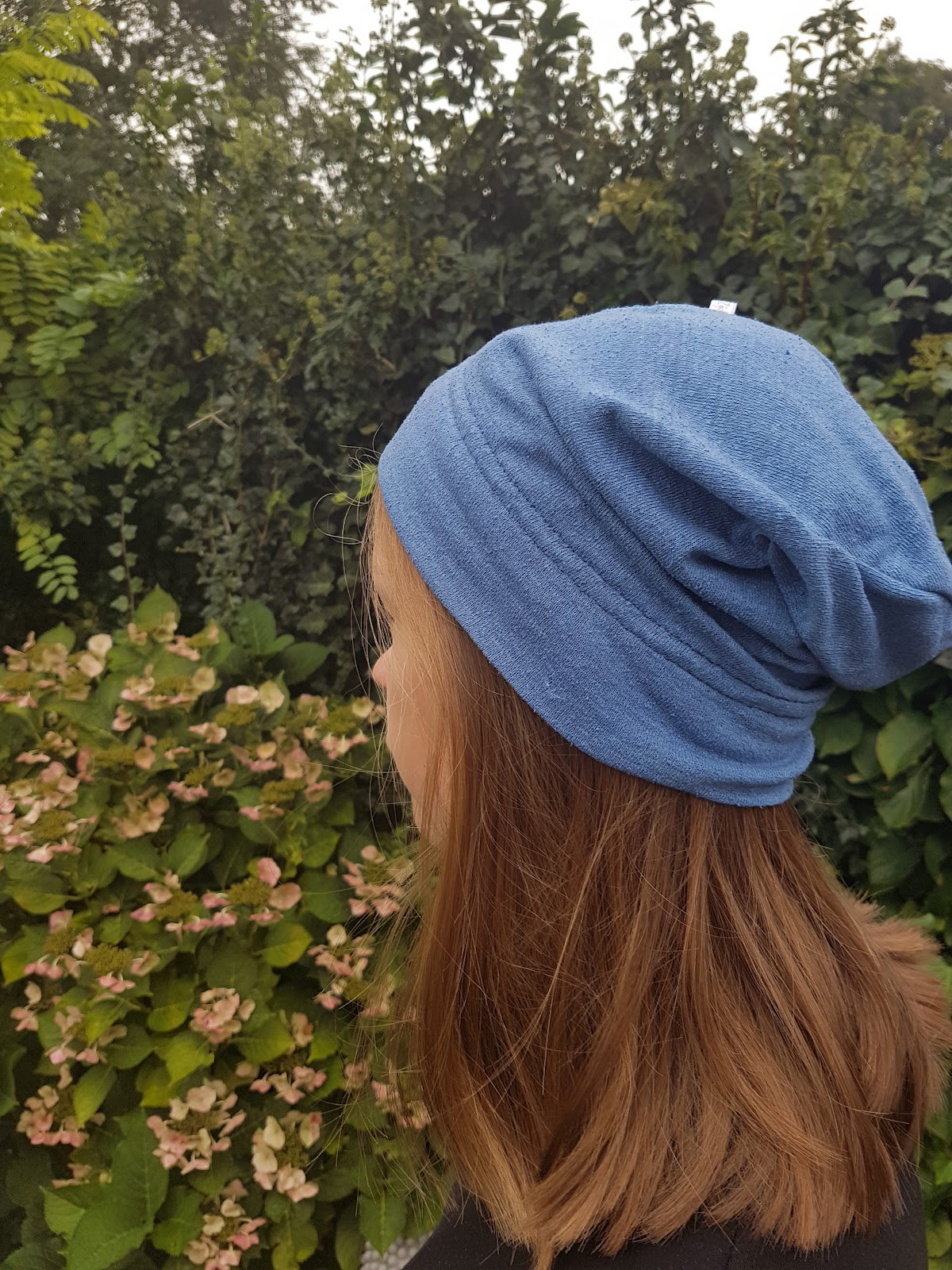 Detail baggy beanie volwassene bourette zijde