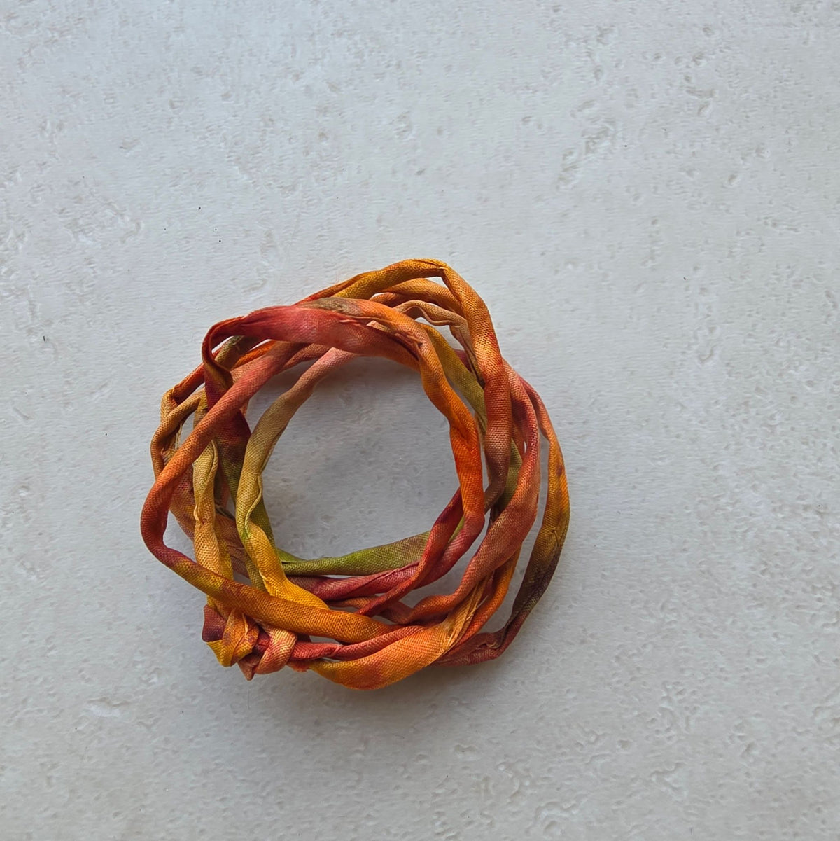 Handgeschilderd zijden armbandje Zomer warm goud oranje handgeschilderd