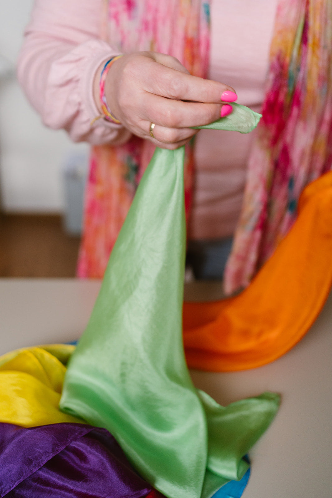 Regenboog speelzijde set van zijde voor kinderen - prof