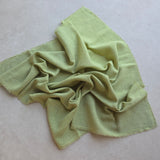 Bourettezijden doek Gras & Blaadjes – seizoenstafel & speelzijde | 52 × 52 cm