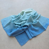 Bourettezijden doek Water – seizoenstafel & speelzijde | 55 × 55 cm