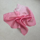 Zijden speeldoek DustyPink – oudroze dipdye handgeverfd | 45 × 45 cm