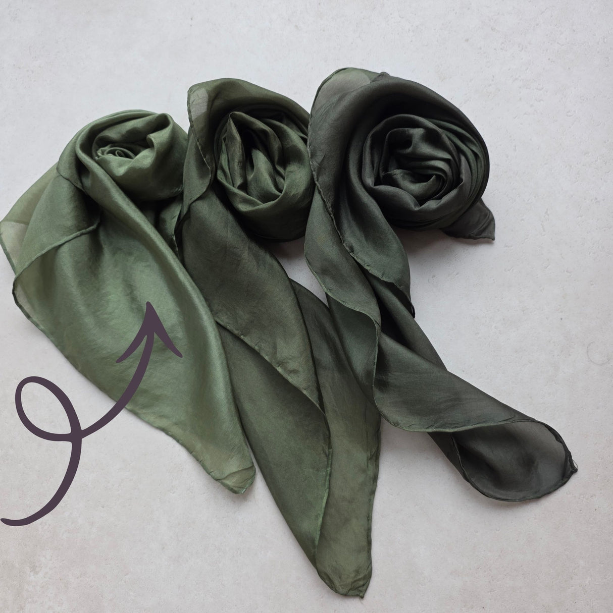 Zijden speeldoek ZachtMos – zacht mosgroen pangeverfd | 45 × 45 cm