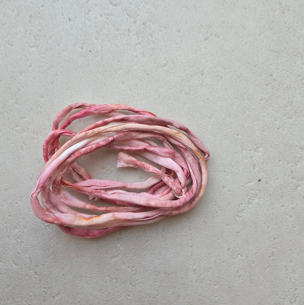 Handgeschilderd zijden armbandje Open hart roze goud