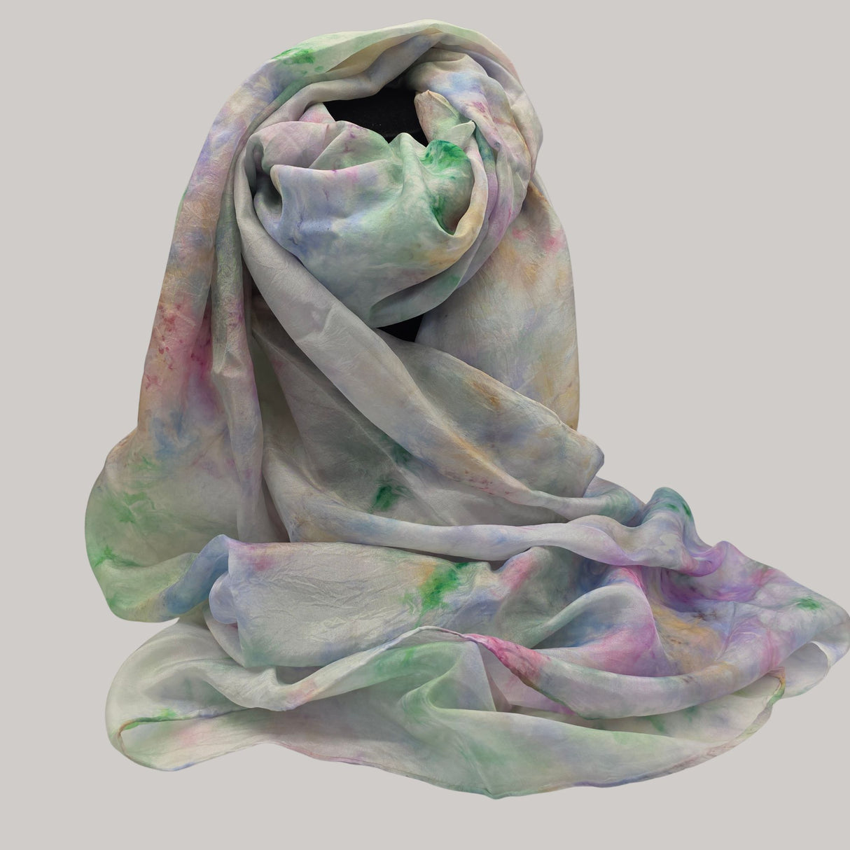 Handgeschilderde zijden sjaal Zacht 220x110 cm regenboogtinten