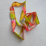 Zijden smal haarlint Verbonden - 110 x 2 cm - geel, oranje, groen en zachtroze