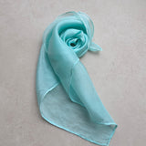 Zijden speeldoek MintyMint – uni pangeverfd mintgroen | 45 × 45 cm