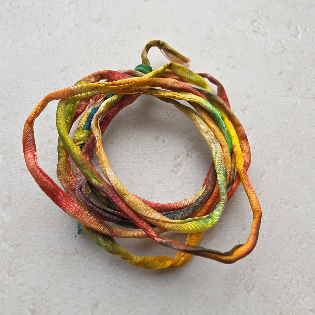 Handgeschilderd zijden armbandje Zonlicht geel