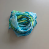 handgeschilderde zijden sjaal blauw groen 220×110 magischwater