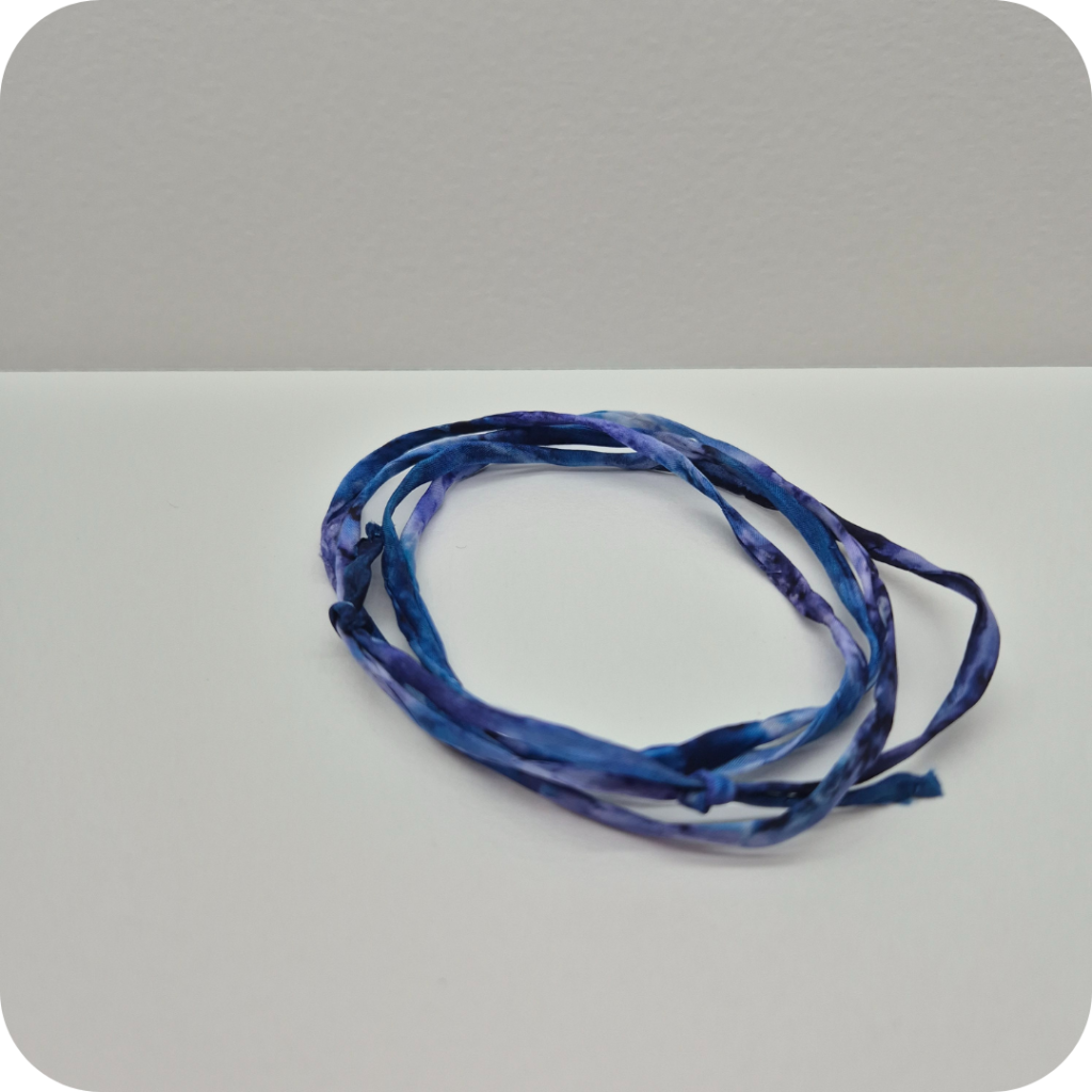 Handgeschilderd zijden armbandje Ga maar dromen blauw