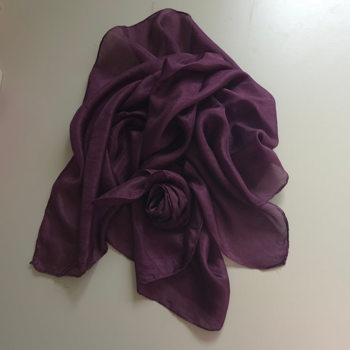 Zijden doek Magisch Bordeaux handgeverfd 45x45 75x75 cm